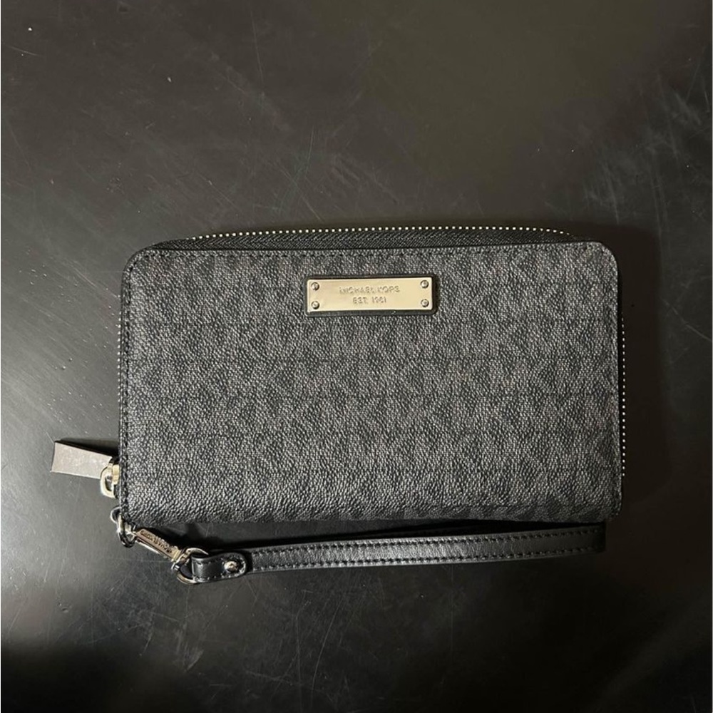 Michael Kors (MK) Wallet